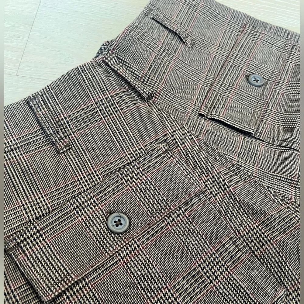 Brandy Melville Plaid Shorts - Picture 4 of 5